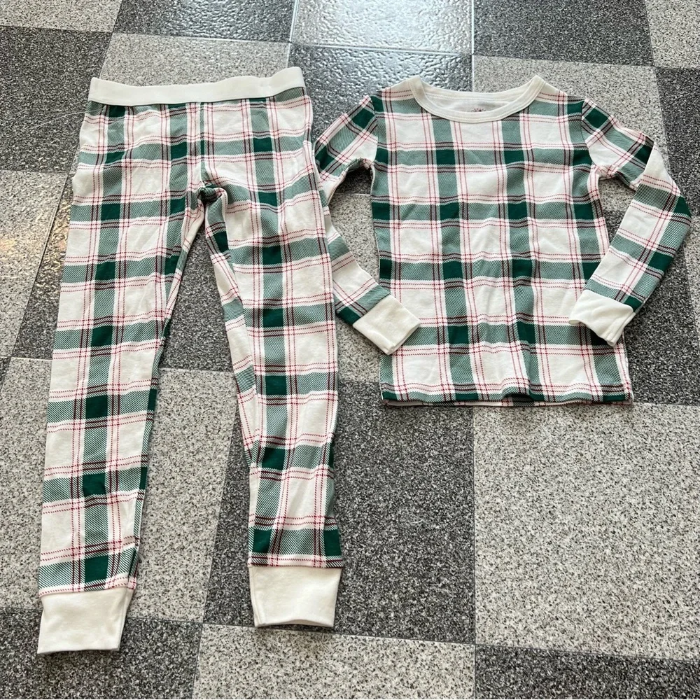 New Wondershop Green and Cream Plaid Kids Two-Piece Pajama Set- (4T)
